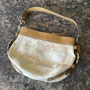 Coach purse Perfect for Spring 🌞